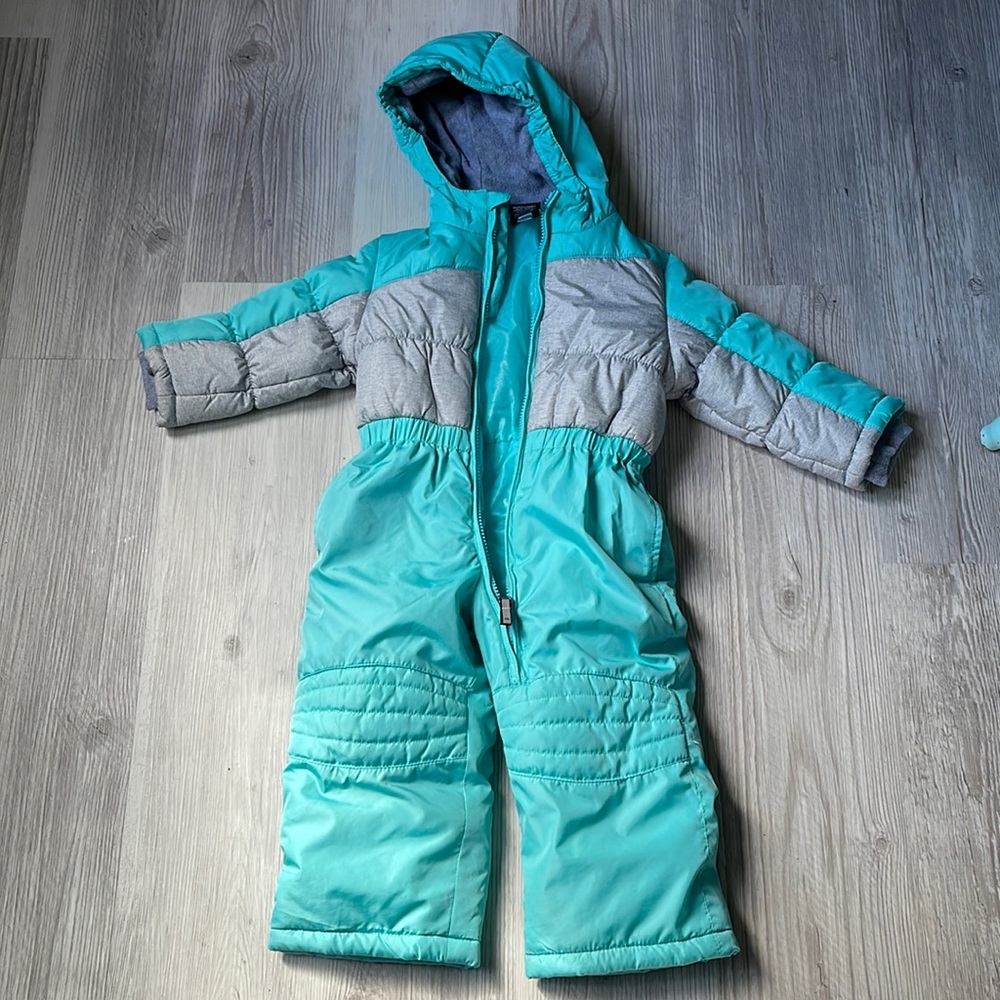 Size 2T snowsuit